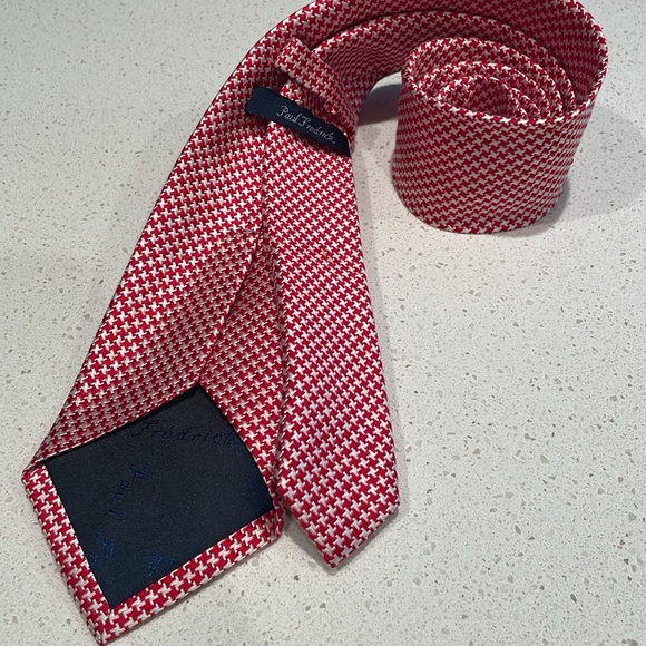 Paul Fredrick Red and White x pattern Tie - Picture 2 of 4